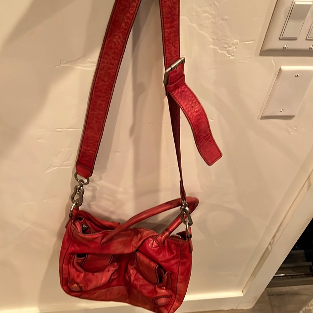Liebeskind Berlin red shoulder or crossbody leather bag. - Picture 6 of 9